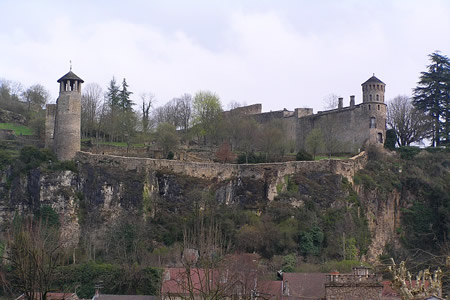 Visite de Crémieu, cité médiévale